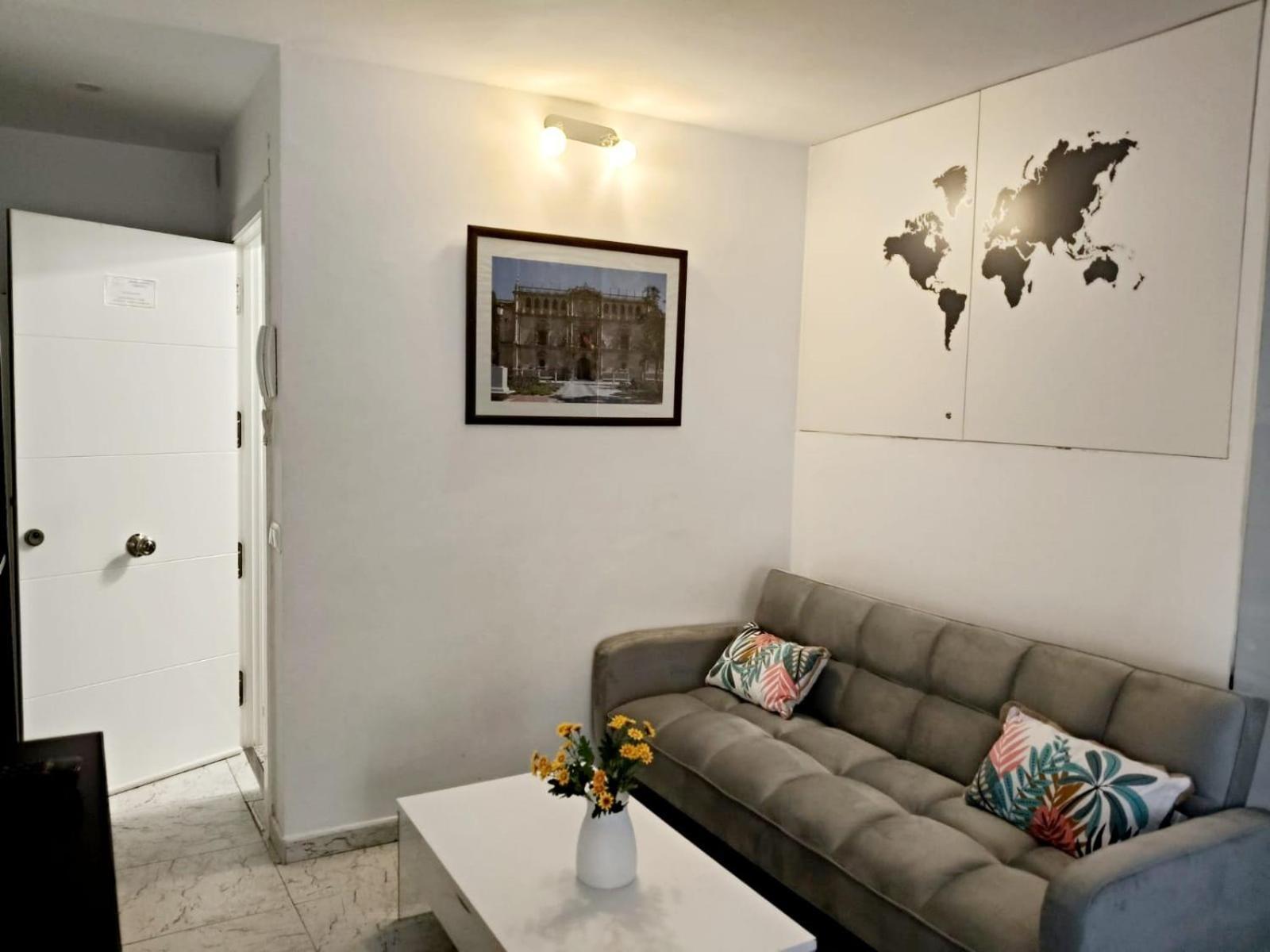 Apartamento La Doncella อัลกาลาเดเอนาเรส ภายนอก รูปภาพ